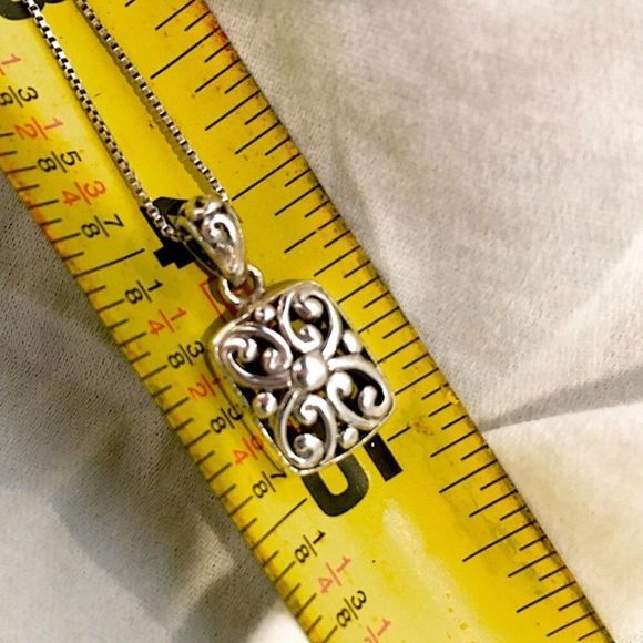 VINTAGE Sterling Silver Lattice Scroll Filigree Pendant on Boxchain Necklace - Picture 4 of 6